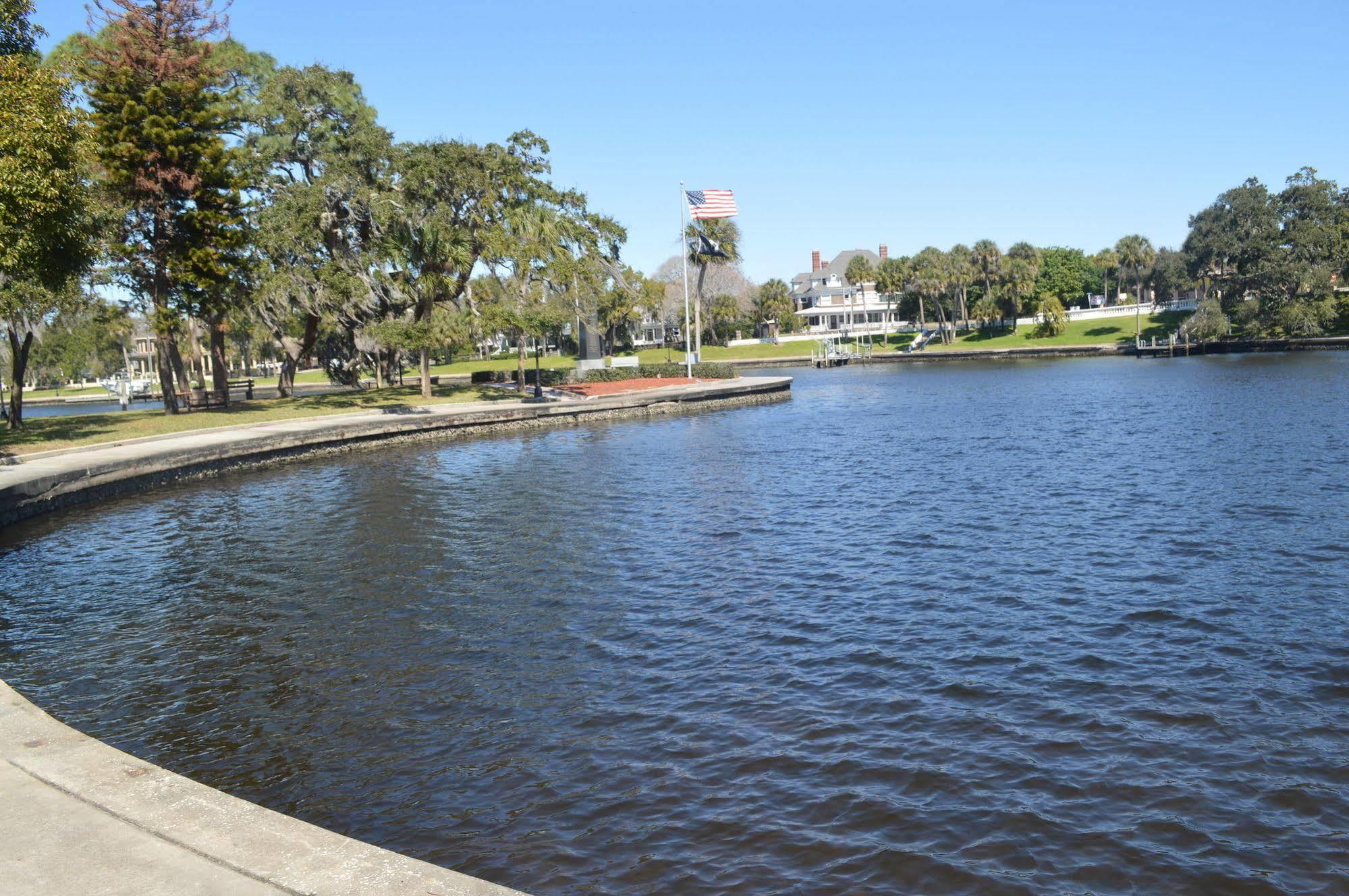 Tarpon Inn ทาร์พอนสปริงส์ ภายนอก รูปภาพ