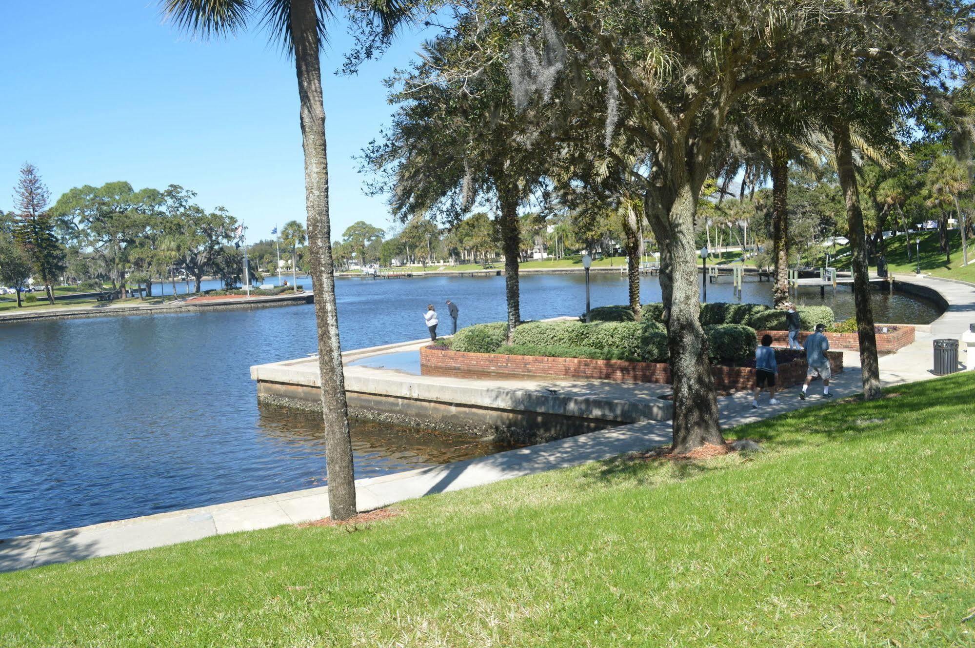 Tarpon Inn ทาร์พอนสปริงส์ ภายนอก รูปภาพ